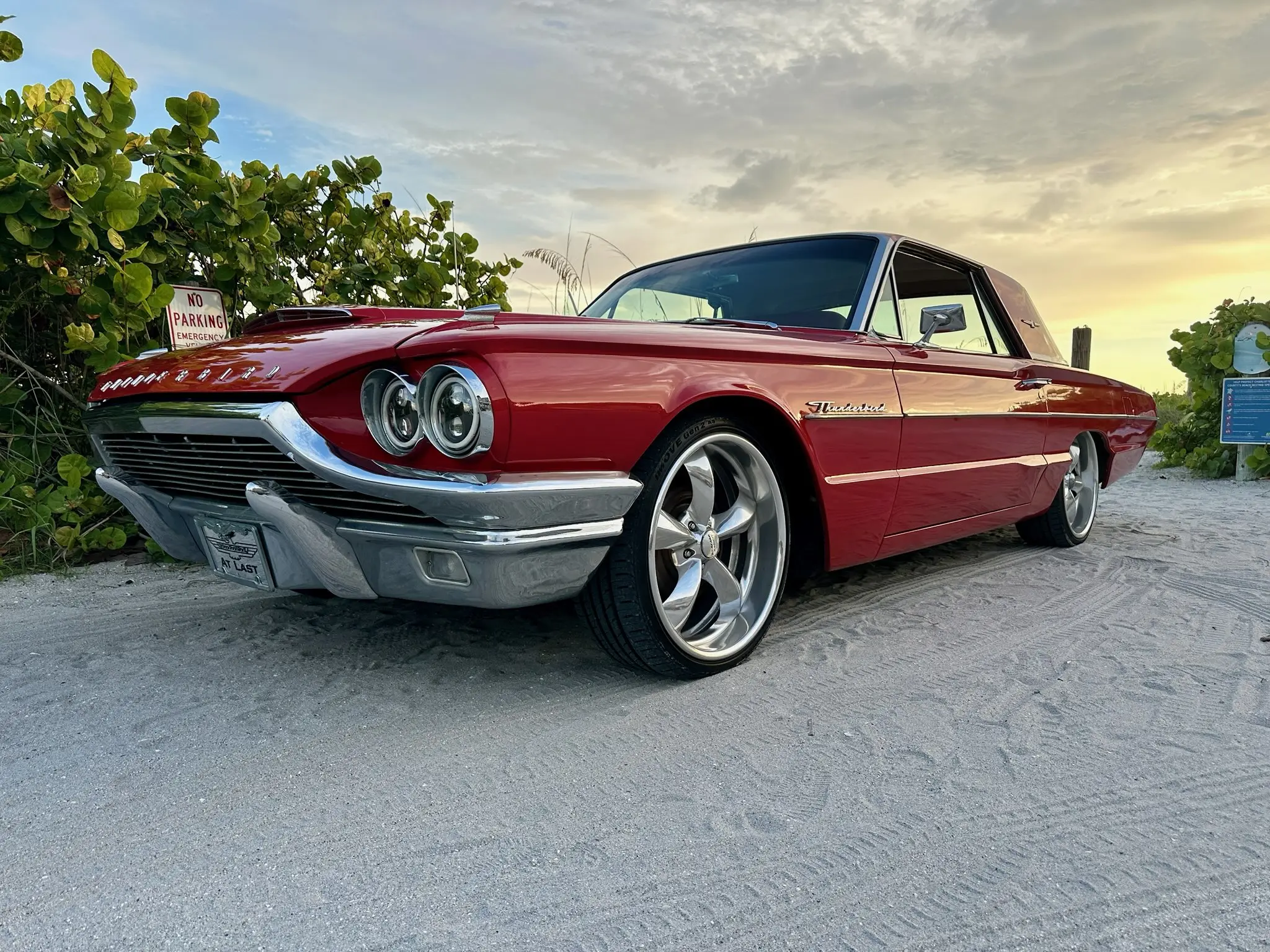 1964 Ford Thunderbird